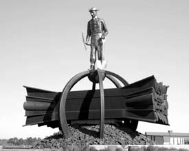 Dedicated on July 4, 1987, the Iron Man Statue serves as a tribute to the iron ore miners of Northeastern Minnesota who contributed a supply of iron ore that helped win two world wars and supported U.S. industrial development. At 81 feet tall and weighing in at 150 tons, the Iron Man Statue is the third largest free-standing statue in the nation.